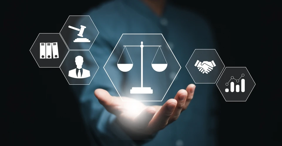 Bureau d'avocat avec professionnel en costume sombre rédigeant des documents juridiques